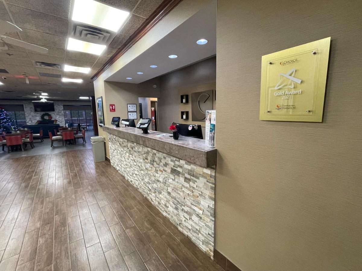 Comfort Inn Pinehurst - Southern Pines Buitenkant foto